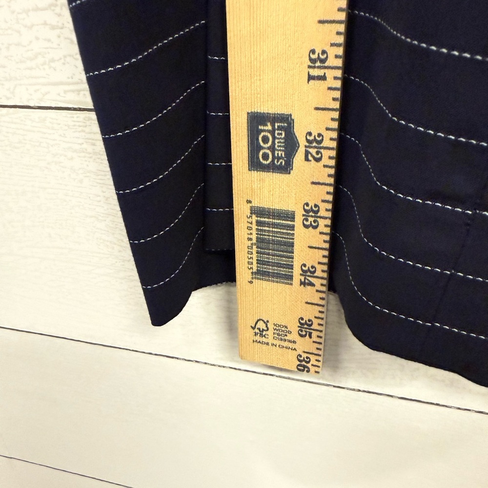 Banana Republic Logan Crop Wide Leg Navy with white stripes Pants size 6 - Picture 9 of 10